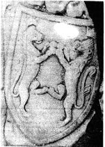 Grb Frankopana s nadgrobne ploče pronađene u svetištu katedrale Sv. Marije u Modrušu
